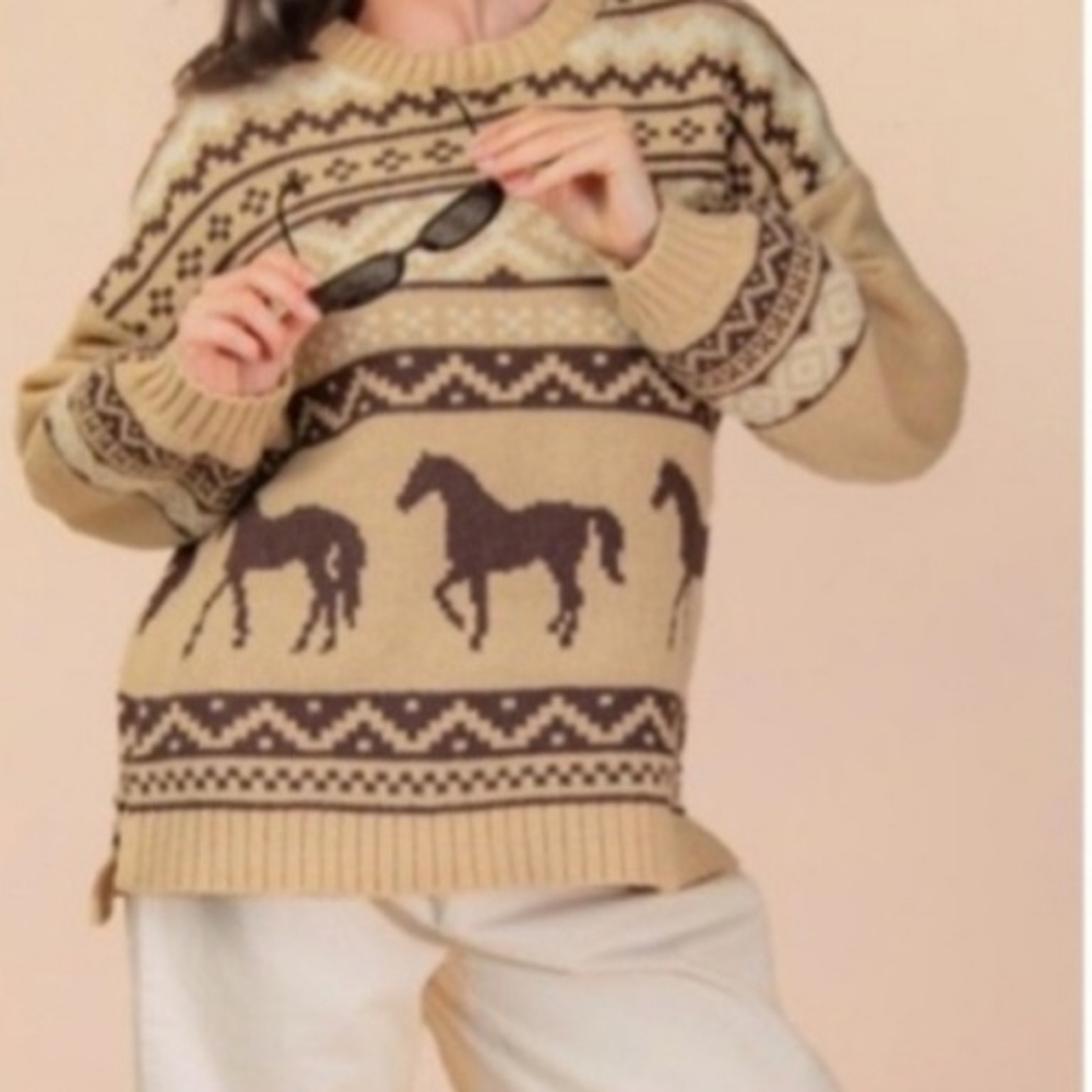 Crewneck Horse Pattern Sweater in Beige